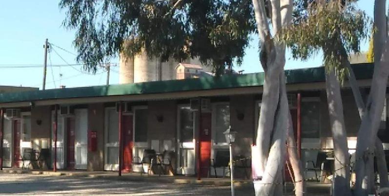 Smerdon Lodge Motel Horsham Esterno foto