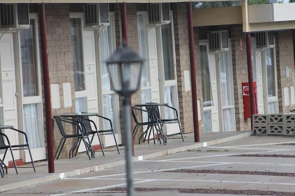 Smerdon Lodge Motel Horsham Esterno foto