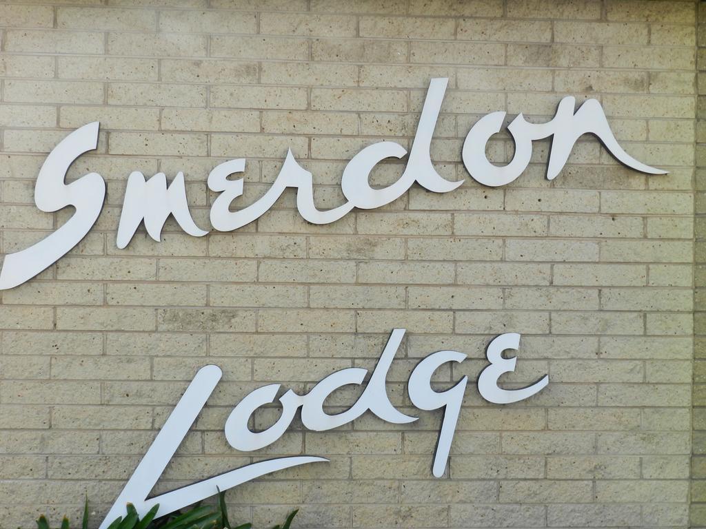 Smerdon Lodge Motel Horsham Esterno foto