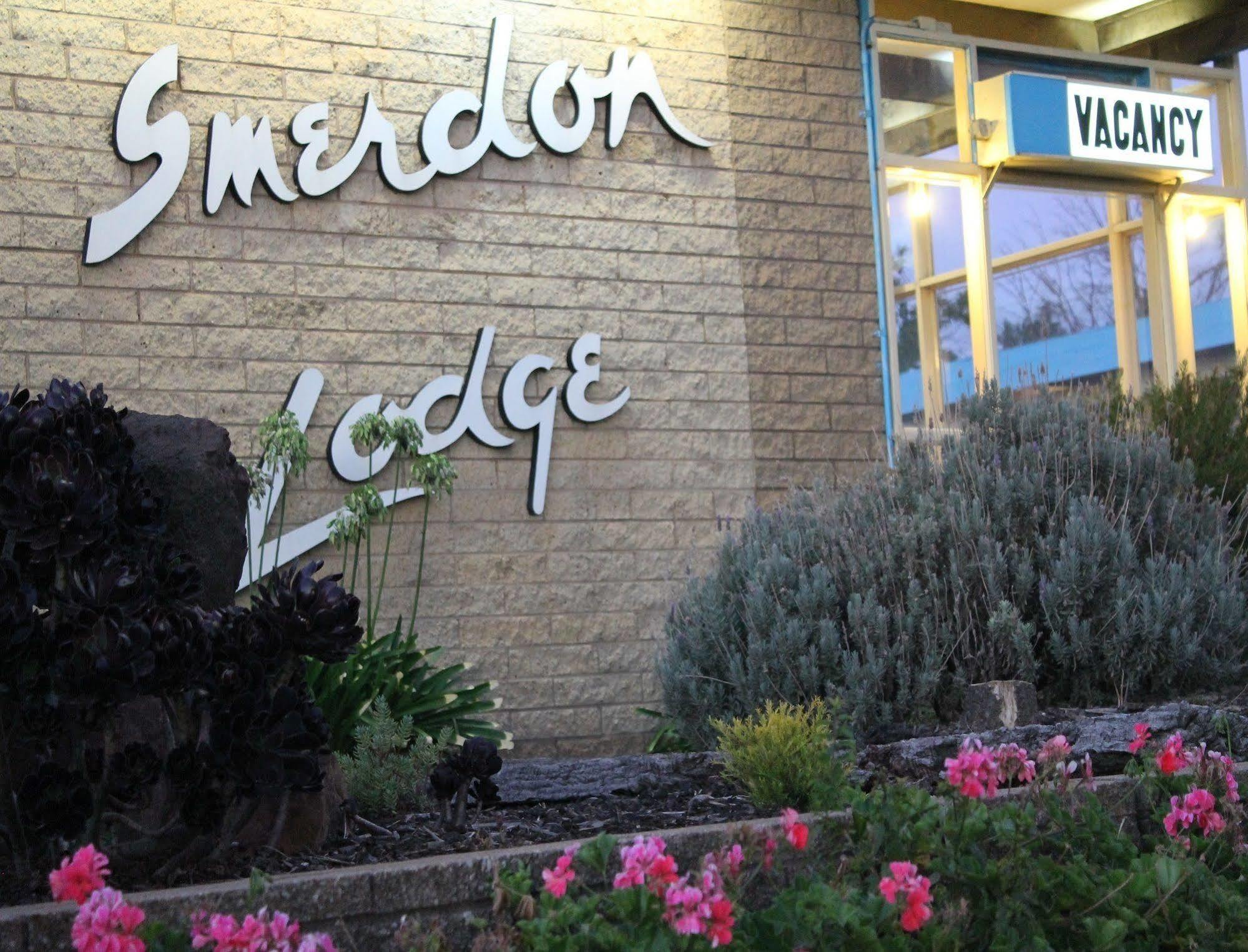 Smerdon Lodge Motel Horsham Esterno foto