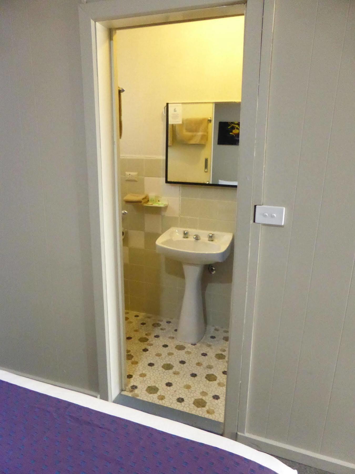 Smerdon Lodge Motel Horsham Esterno foto