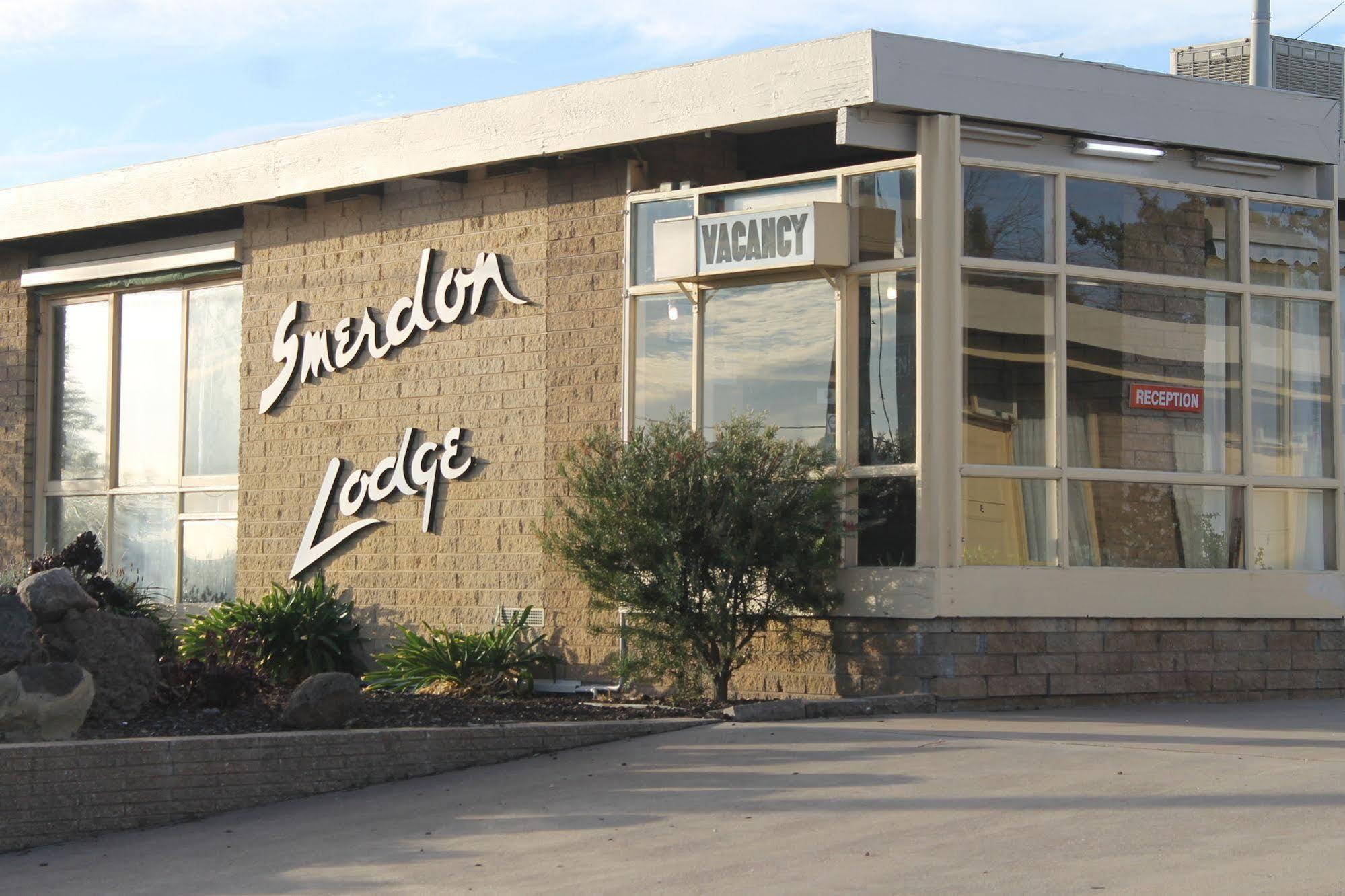 Smerdon Lodge Motel Horsham Esterno foto