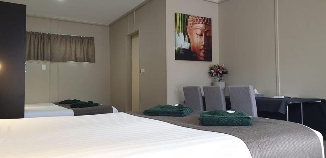 Smerdon Lodge Motel Horsham Esterno foto