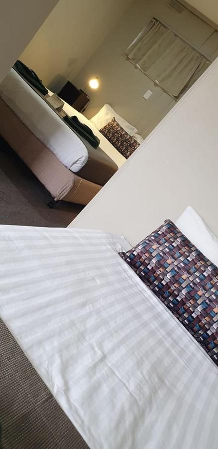 Smerdon Lodge Motel Horsham Esterno foto
